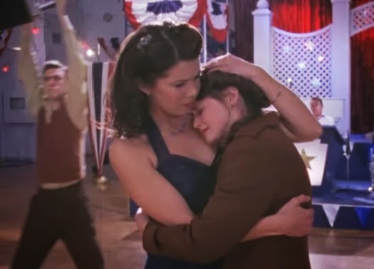 Lorelai consoles Rory after the loss of the 24 hour dance marathon and Rory's first break up with Dean