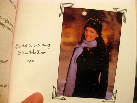 'Lorelai in a snowy Stars Hollow'